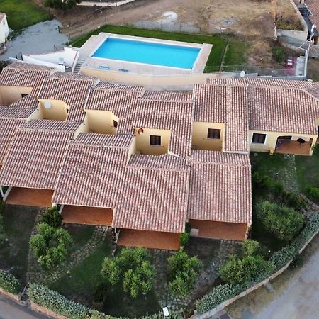 Residence Baia Sant Anna Con Piscina ตาเนาเนลลา ภายนอก รูปภาพ
