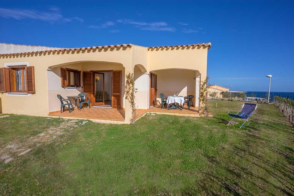 Residence Baia Sant Anna Con Piscina ตาเนาเนลลา ภายนอก รูปภาพ