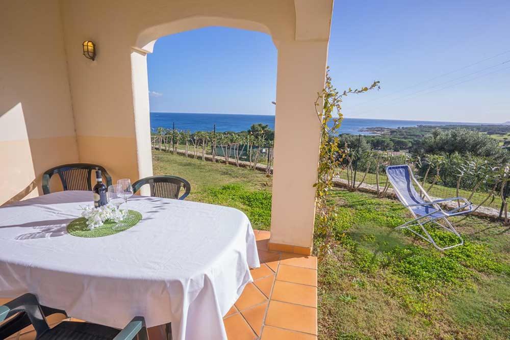 Residence Baia Sant Anna Con Piscina ตาเนาเนลลา ภายนอก รูปภาพ