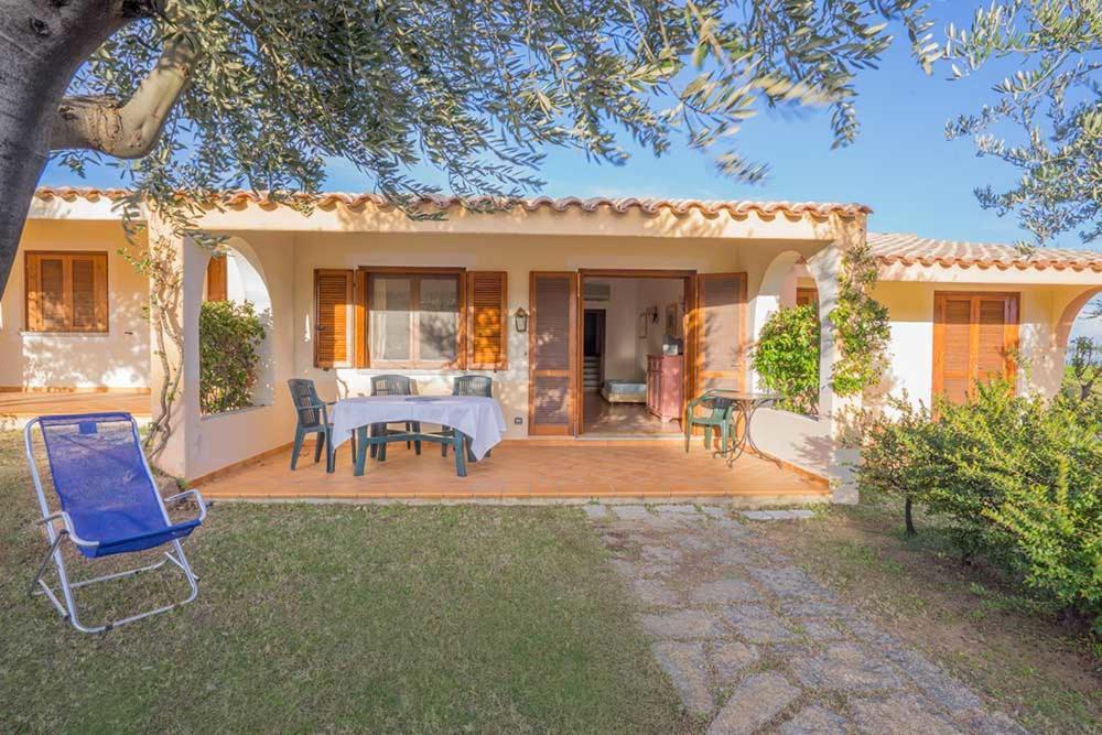 Residence Baia Sant Anna Con Piscina ตาเนาเนลลา ภายนอก รูปภาพ