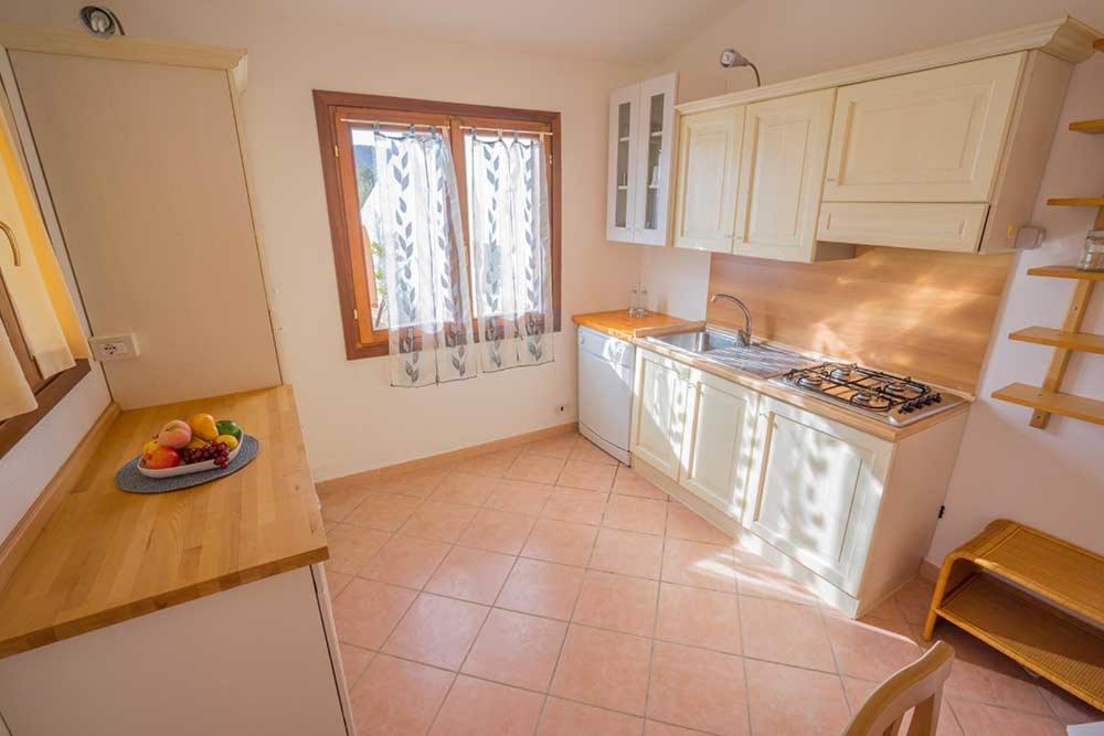 Residence Baia Sant Anna Con Piscina ตาเนาเนลลา ภายนอก รูปภาพ