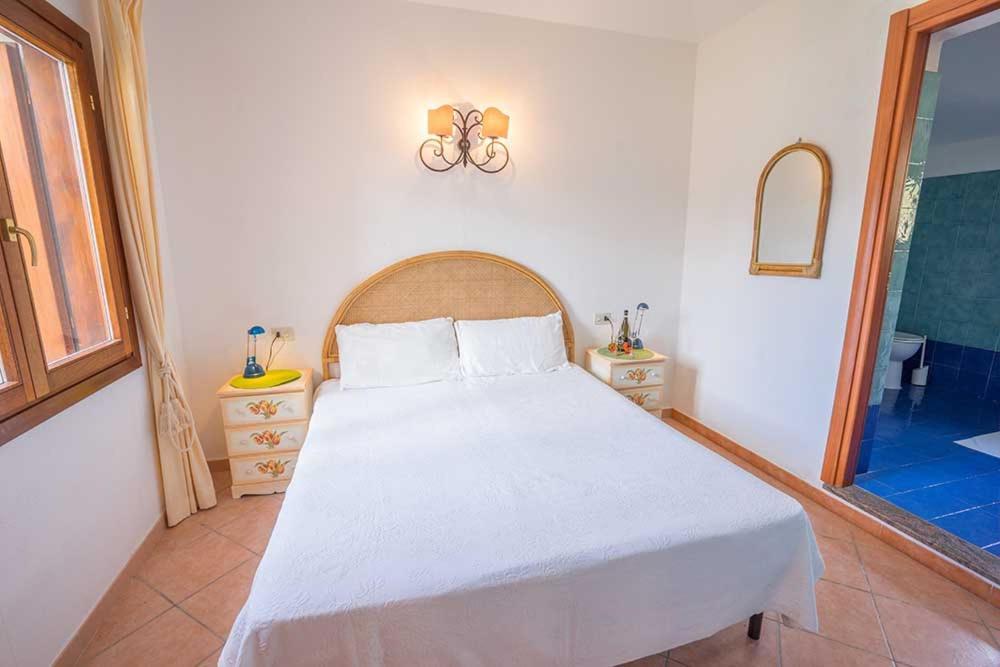 Residence Baia Sant Anna Con Piscina ตาเนาเนลลา ภายนอก รูปภาพ
