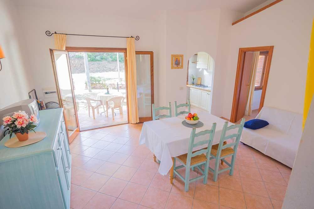 Residence Baia Sant Anna Con Piscina ตาเนาเนลลา ภายนอก รูปภาพ