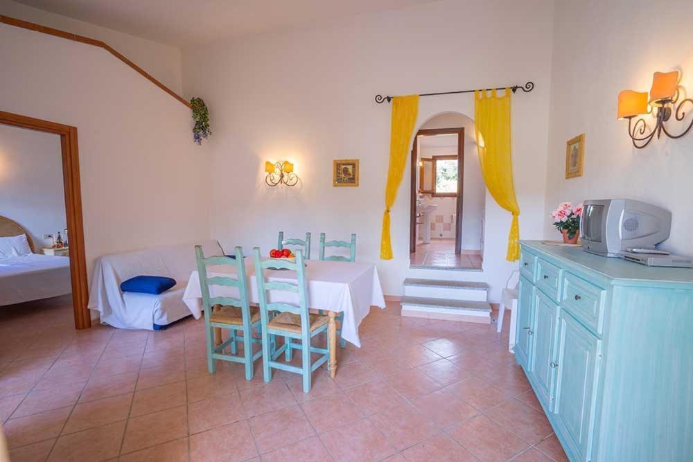Residence Baia Sant Anna Con Piscina ตาเนาเนลลา ภายนอก รูปภาพ
