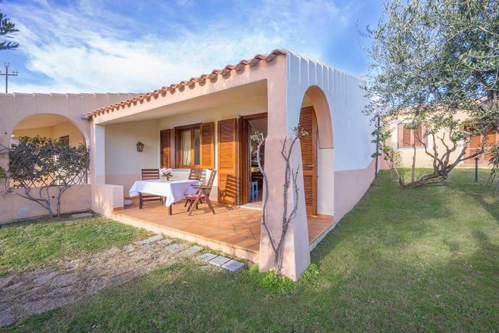 Residence Baia Sant Anna Con Piscina ตาเนาเนลลา ภายนอก รูปภาพ