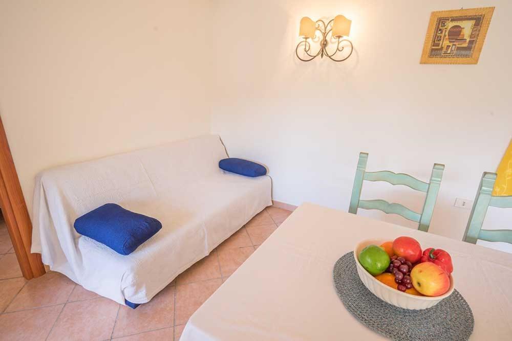 Residence Baia Sant Anna Con Piscina ตาเนาเนลลา ภายนอก รูปภาพ