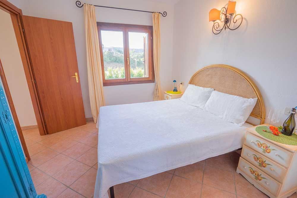 Residence Baia Sant Anna Con Piscina ตาเนาเนลลา ภายนอก รูปภาพ