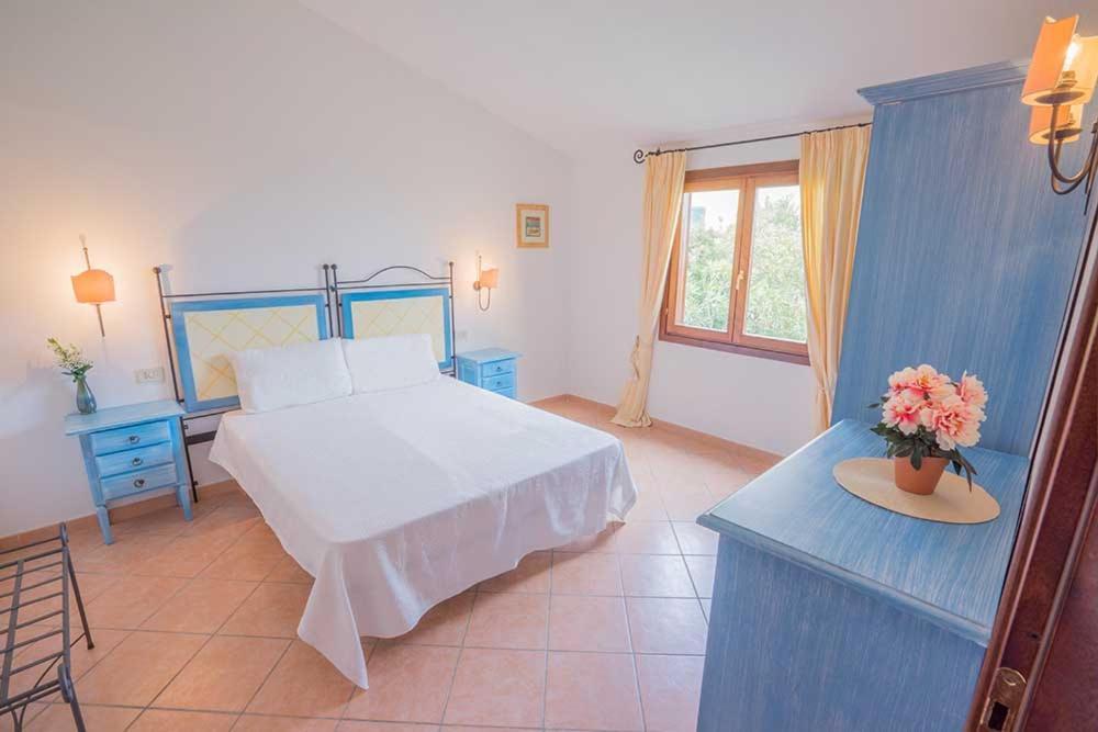 Residence Baia Sant Anna Con Piscina ตาเนาเนลลา ภายนอก รูปภาพ