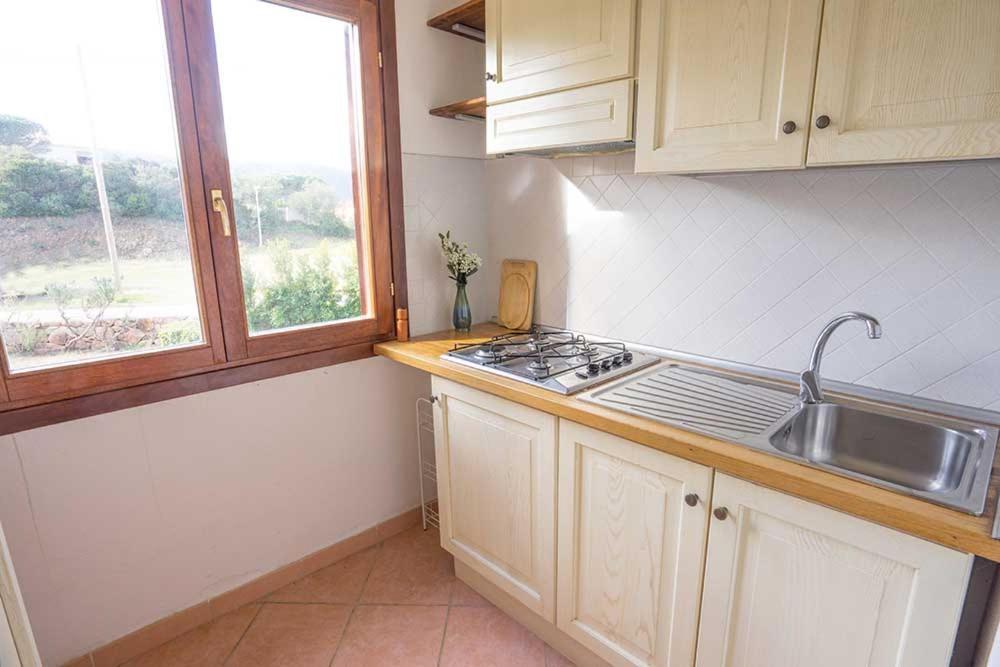 Residence Baia Sant Anna Con Piscina ตาเนาเนลลา ภายนอก รูปภาพ