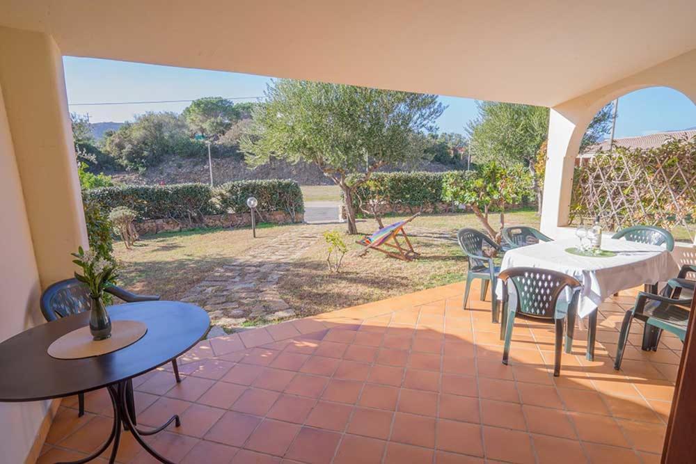 Residence Baia Sant Anna Con Piscina ตาเนาเนลลา ภายนอก รูปภาพ