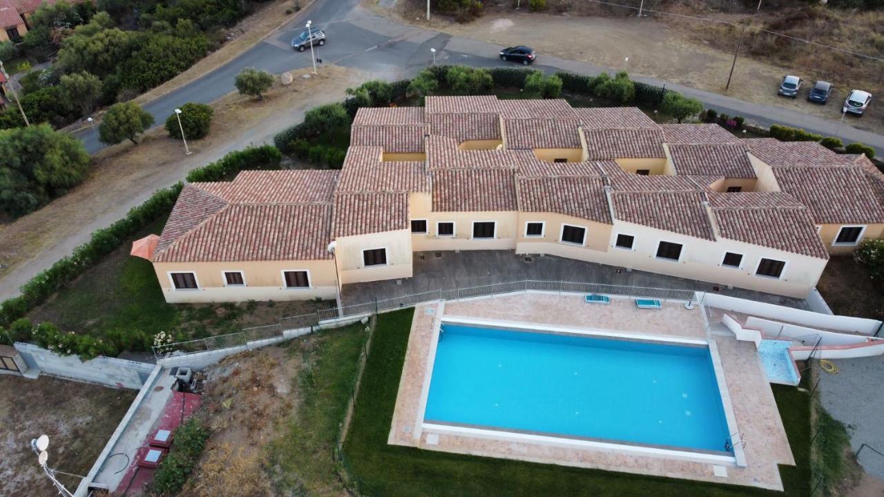 Residence Baia Sant Anna Con Piscina ตาเนาเนลลา ภายนอก รูปภาพ