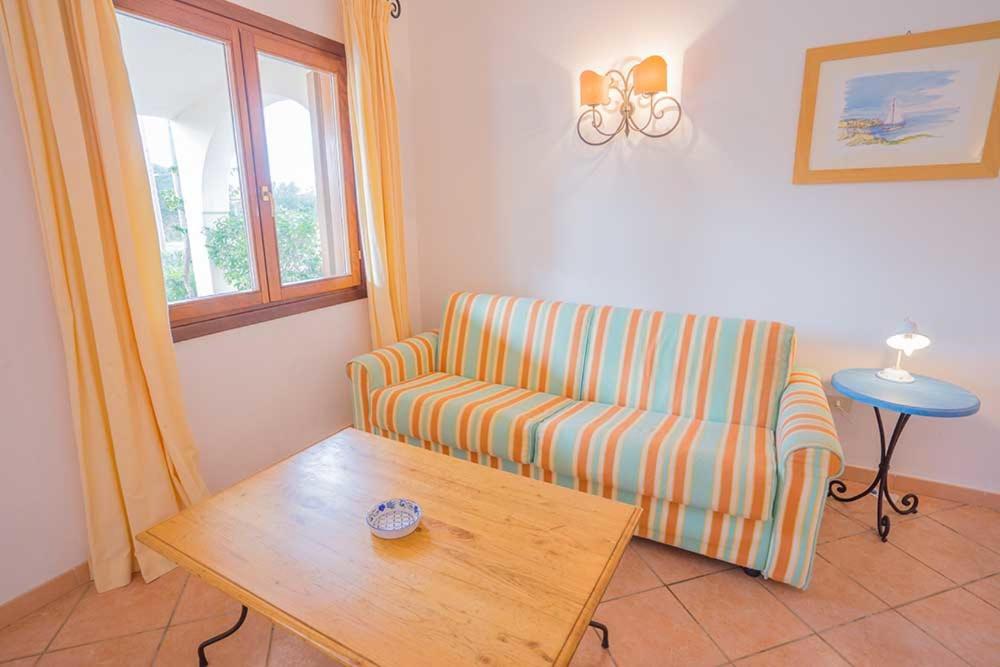 Residence Baia Sant Anna Con Piscina ตาเนาเนลลา ภายนอก รูปภาพ