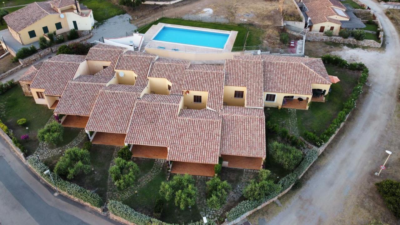 Residence Baia Sant Anna Con Piscina ตาเนาเนลลา ภายนอก รูปภาพ
